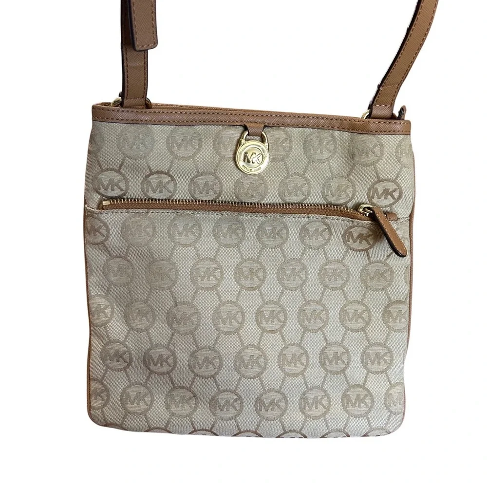Michael Kors Bedford Signature Flat Crossbody‎ Bag Vanilla Beige MK Logo
